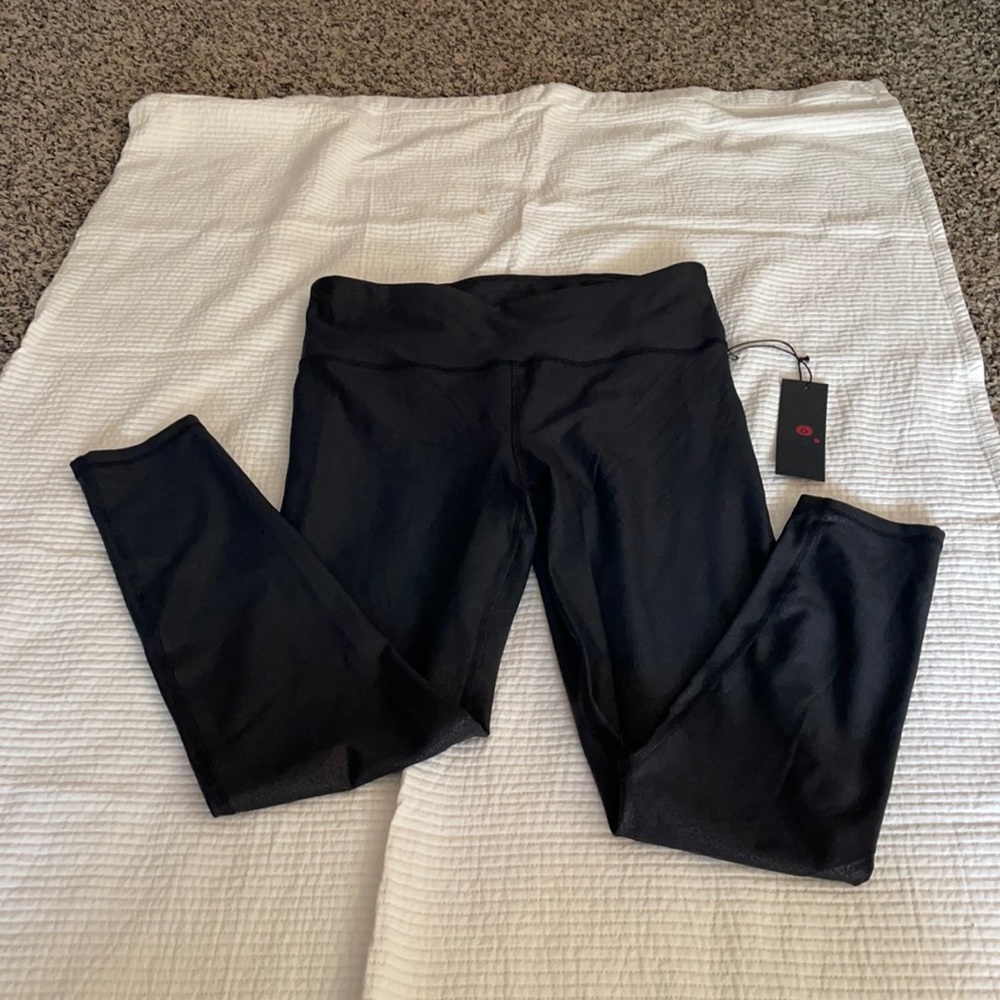 Dressy pebble leggings! NWT!